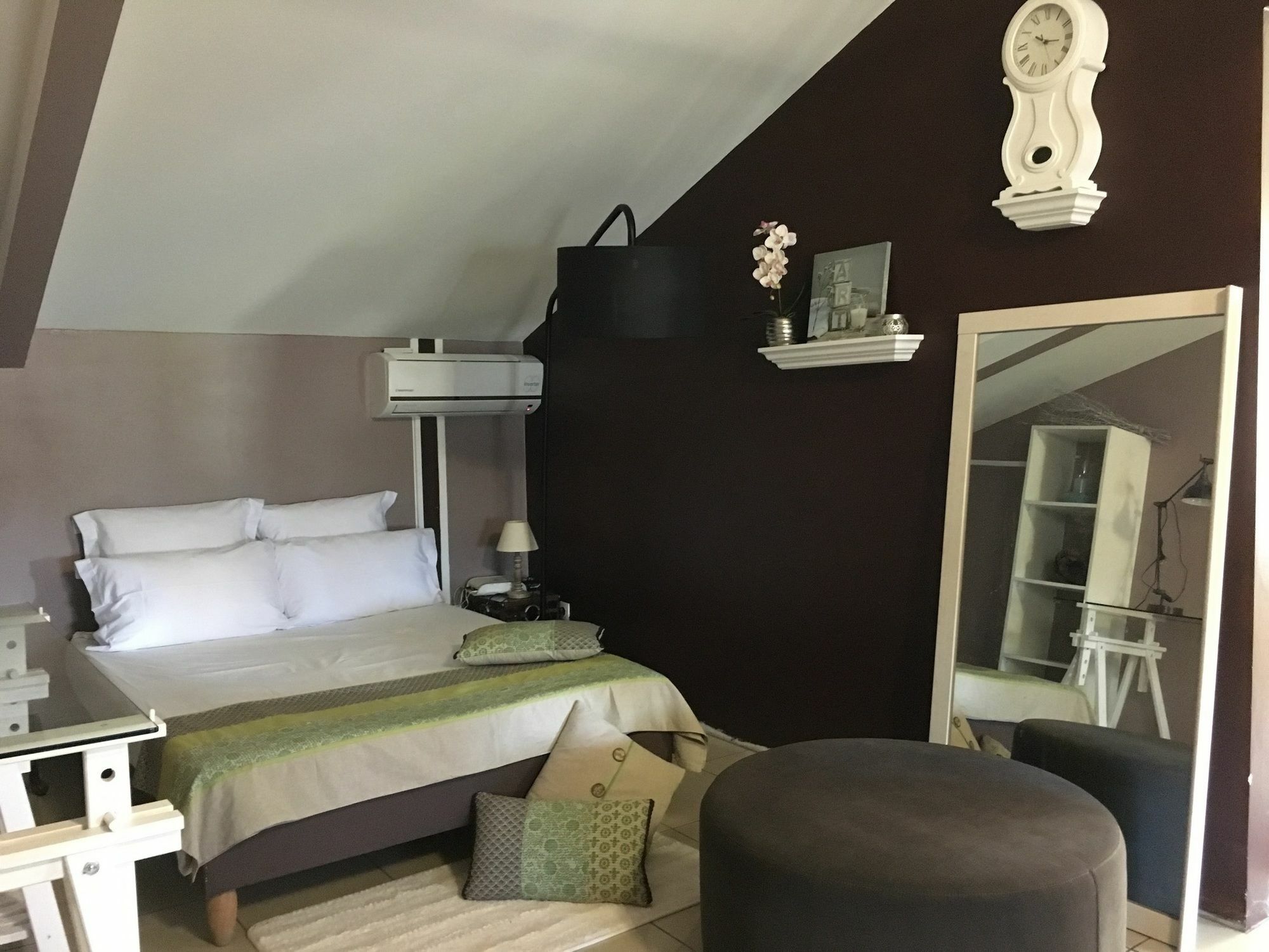 House With 5 Rooms In Etang Sale, With Wonderful Mountain View, Enclos Exteriör bild